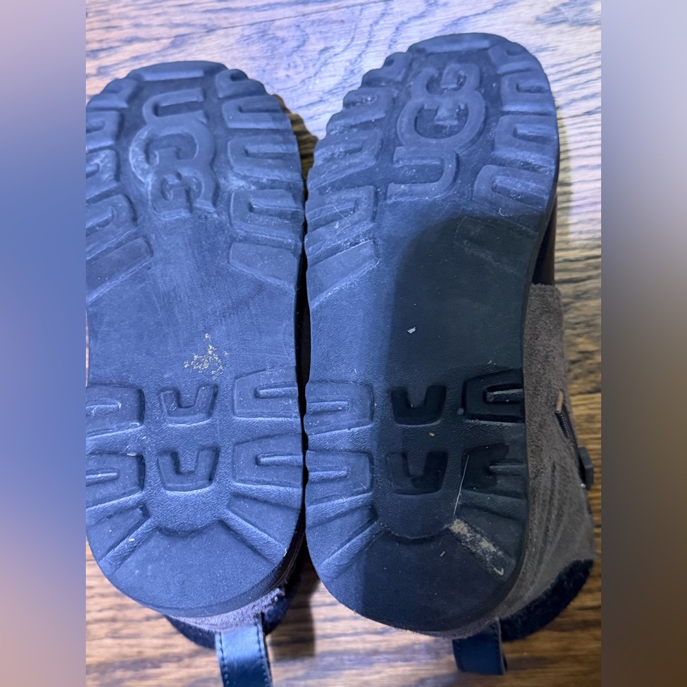 UGG for children, booty style, black and gray with blue laces Size 1 - Picture 5 of 7